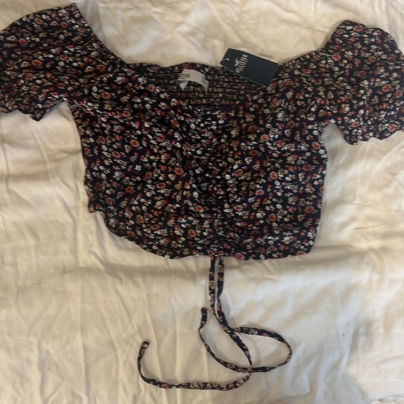 Holister Mini crop top - Picture 1 of 3